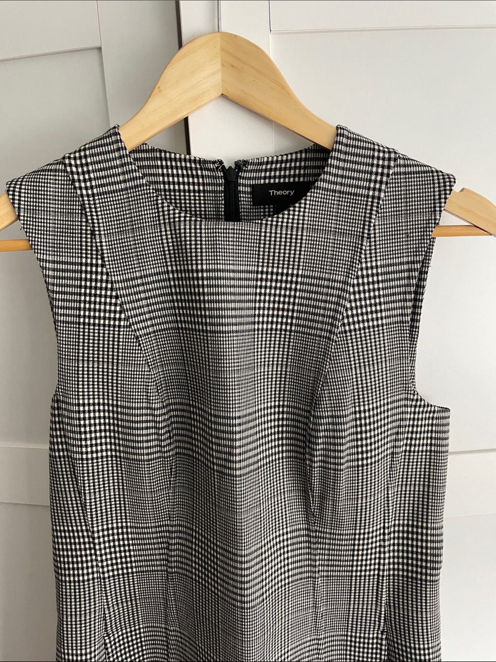 Theory Black & White Glen Plaid Sleeveless Shift Dress - Picture 3 of 9